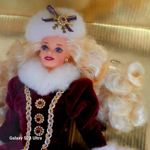 NIB 1996 Special Edition Blond Barbie Doll Happy Holidays Vintage Collection - Picture 6 of 8